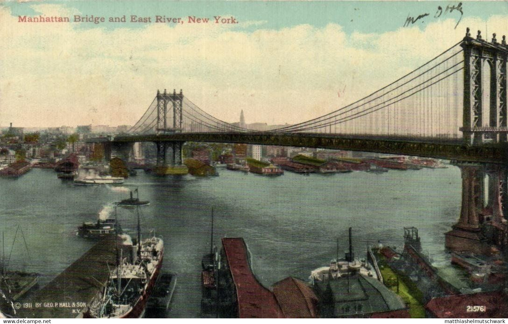 Manhattan Bridge And East River, New York. - Brücken Und Tunnel