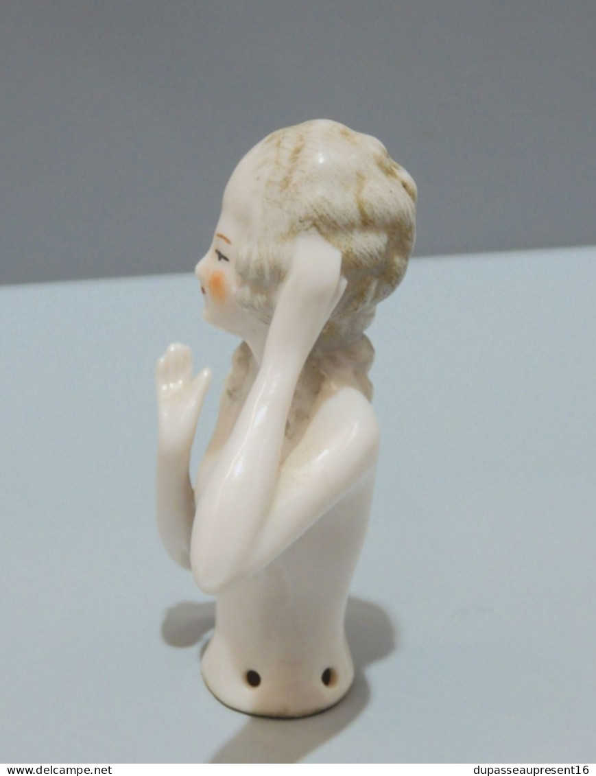 - BELLE ANCIENNE DEMI FIGURINE MARQUISE PORCELAINE DEUTSCHLAND VITRINE     E