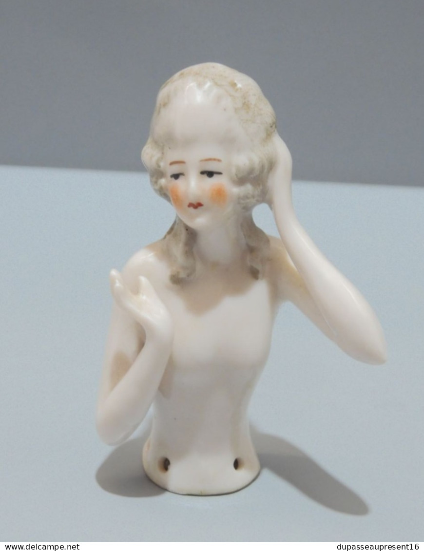 - BELLE ANCIENNE DEMI FIGURINE MARQUISE PORCELAINE DEUTSCHLAND VITRINE     E