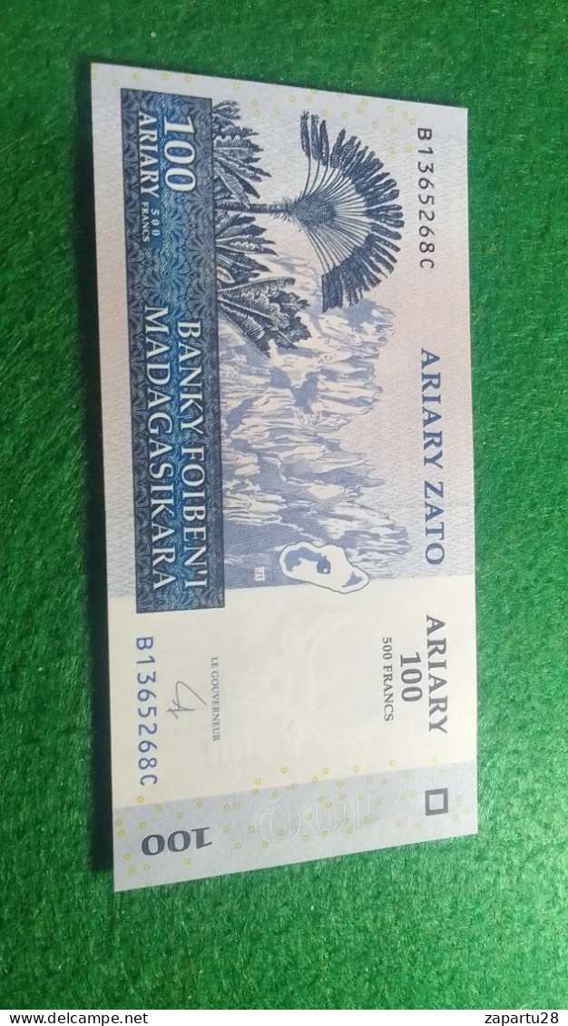 MADAGASKARA       100  ARYARY  UNC - Madagascar