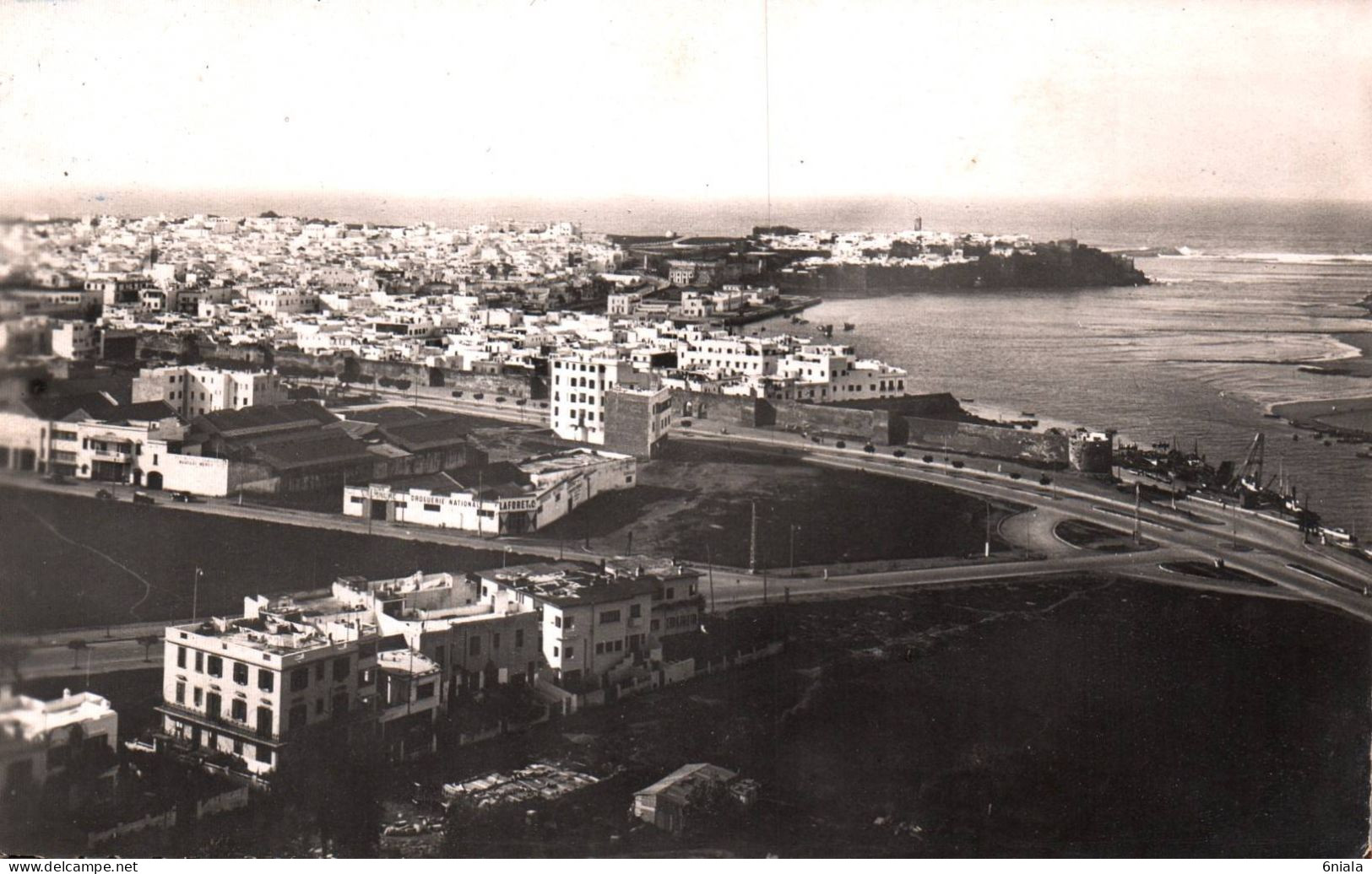 20381  RABAT  Vue Générale Sur La Ville Ancienne Et Embouchure Du Bou Regreg     (  2 Scans) - Rabat