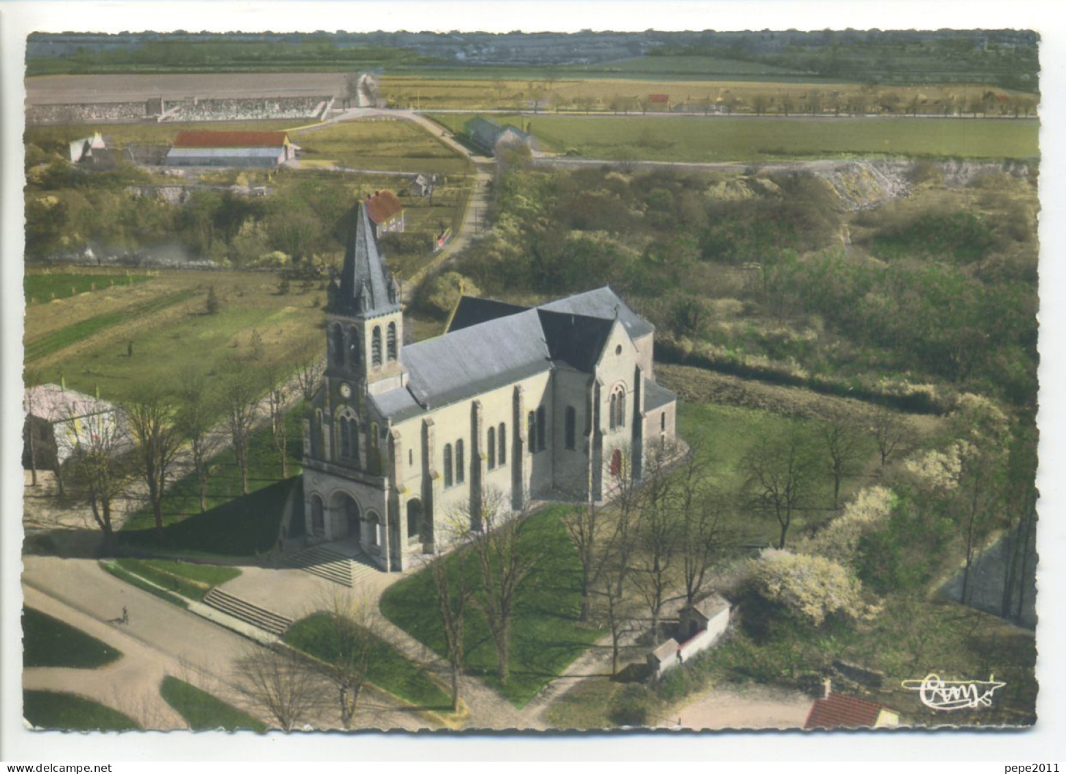 CPSM 18 Cher - La Guerche Sur L'Aubois - Vue Générale Aérienne - Eglise - La Guerche Sur L'Aubois