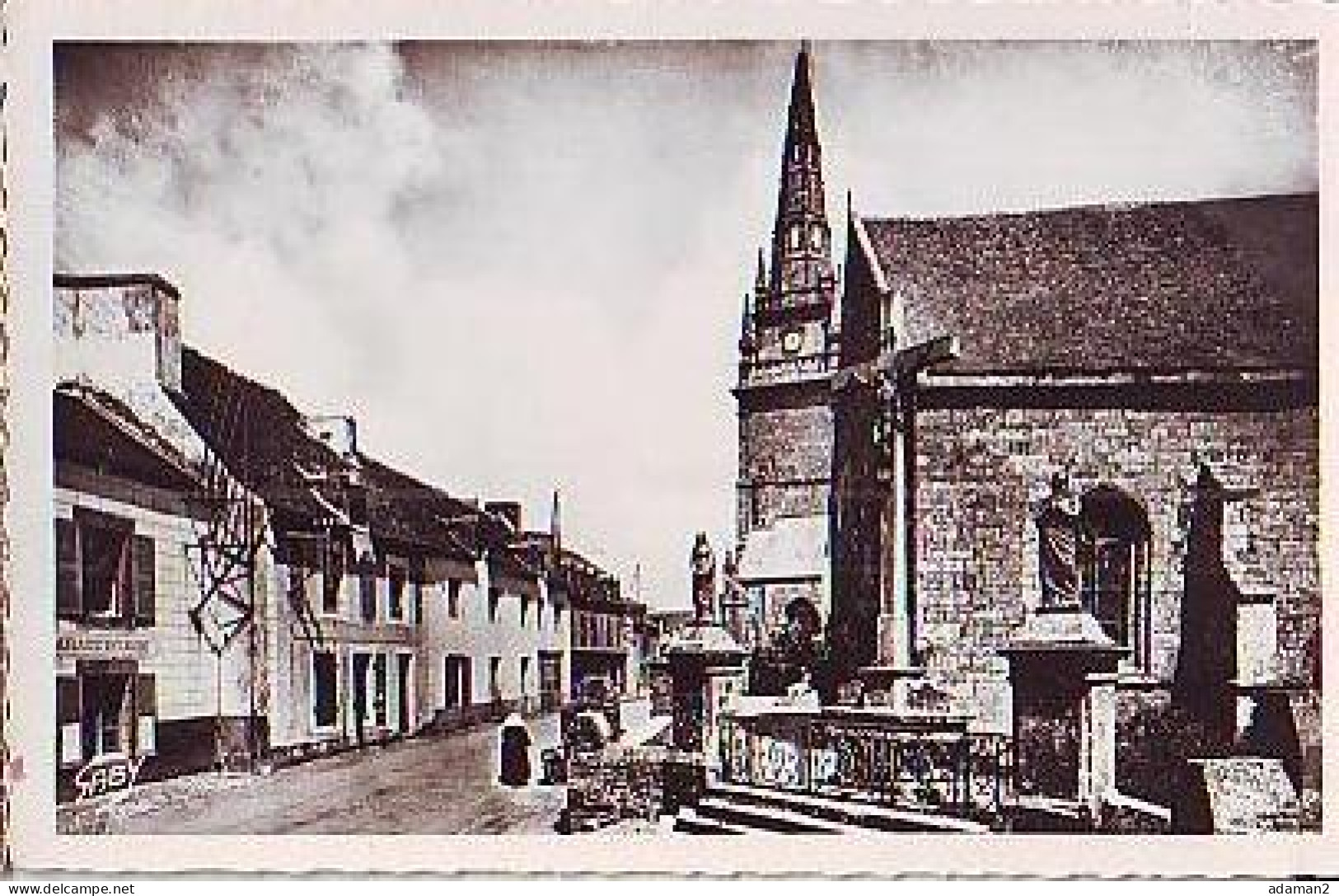 Pluvigner   P46         L'église Saint Guyerm Et Le Calvaire - Pluvigner