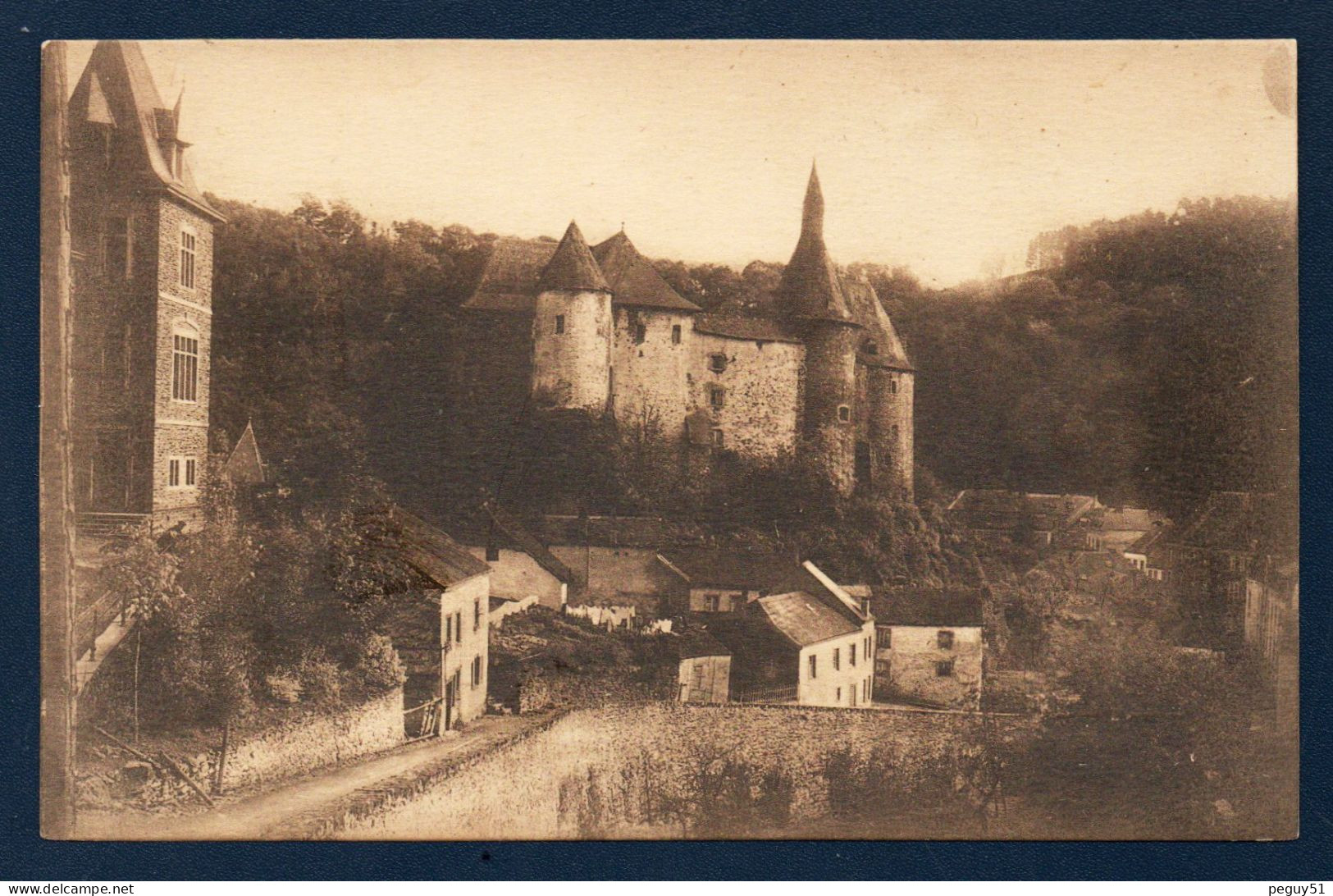 Luxembourg. Clervaux. Le Château Médiéval ( 1129) Et Les écoles Primaires. - Clervaux