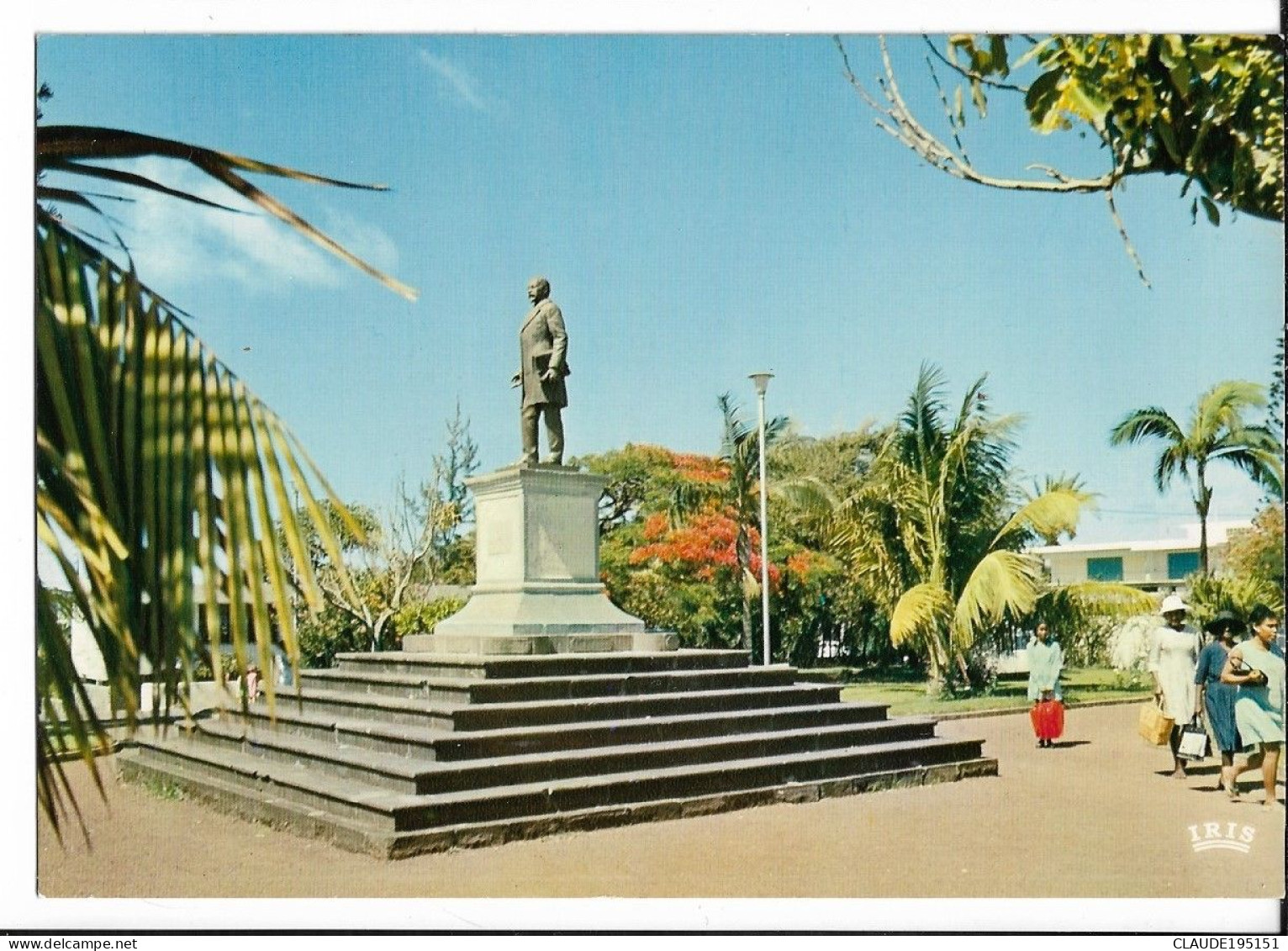 LA REUNION     SAINT PIERRE  STATUE DE FRANCOIS DE MAHY  EDITEUR HACHETTE - Saint Pierre