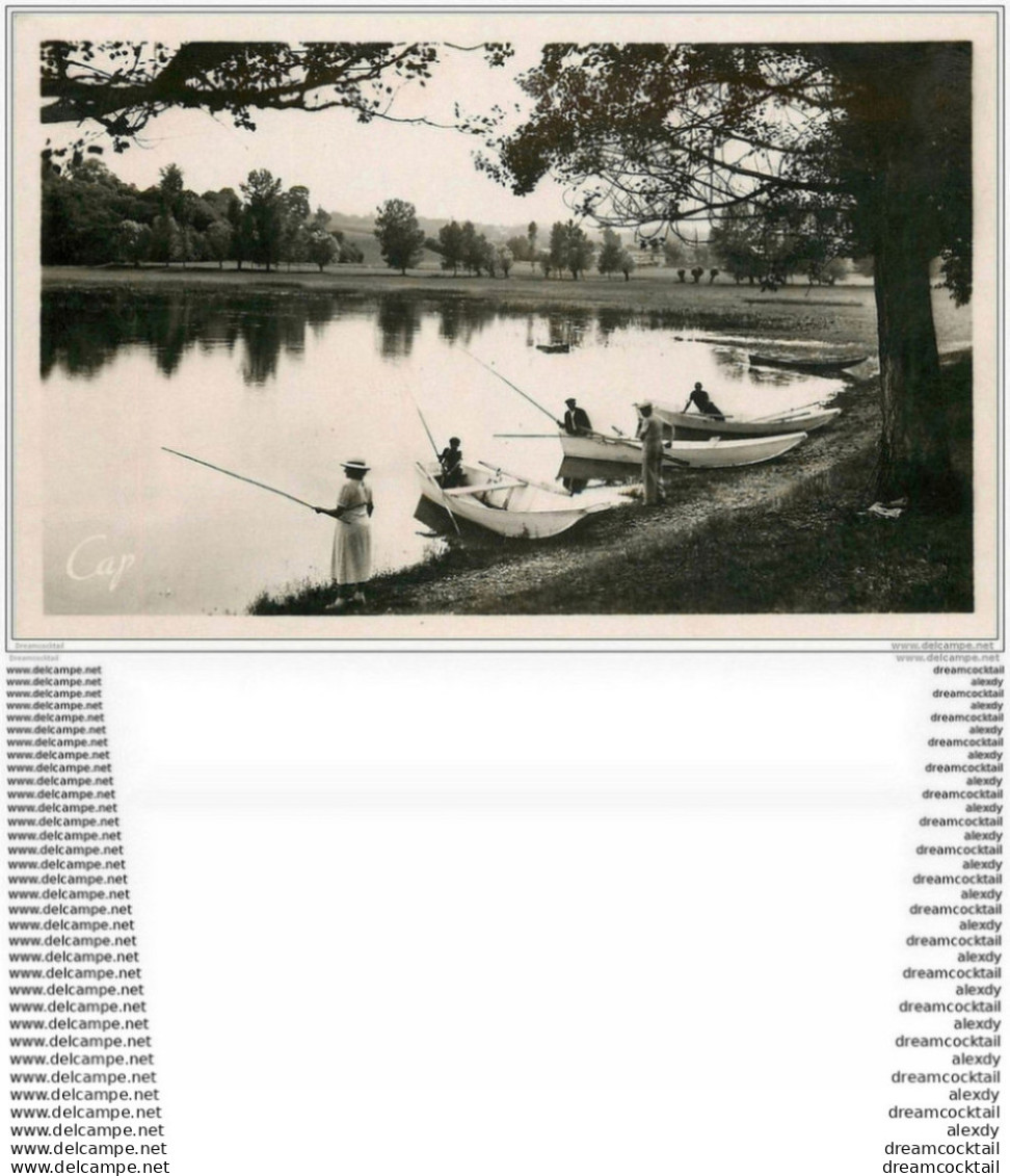 38 SAINT-ANDRE-LE-GAZ. Pêcheuse Lac Saint-Didier. Carte Photo - Saint-André-le-Gaz