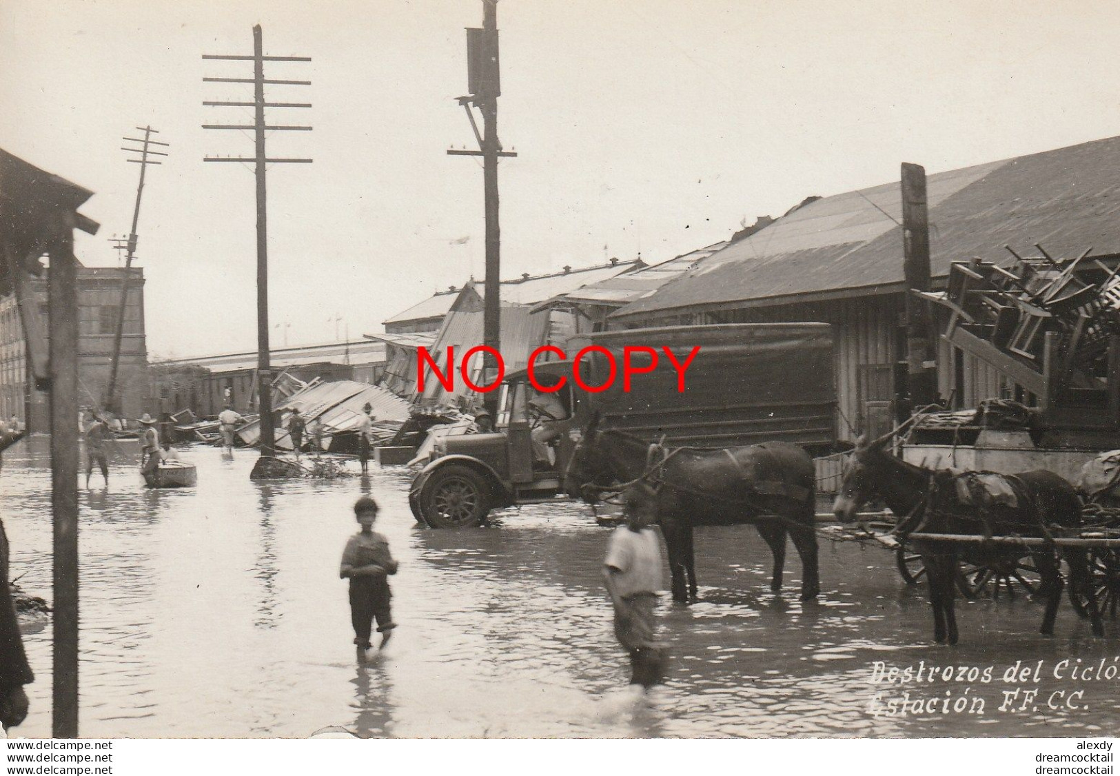 GUATEMALA. Le Cyclone De 1974 à La Gare Avec Attelage Et Camion. Photo Carte Postale Rare. Destrozos Del Ciclon Estacion - Guatemala