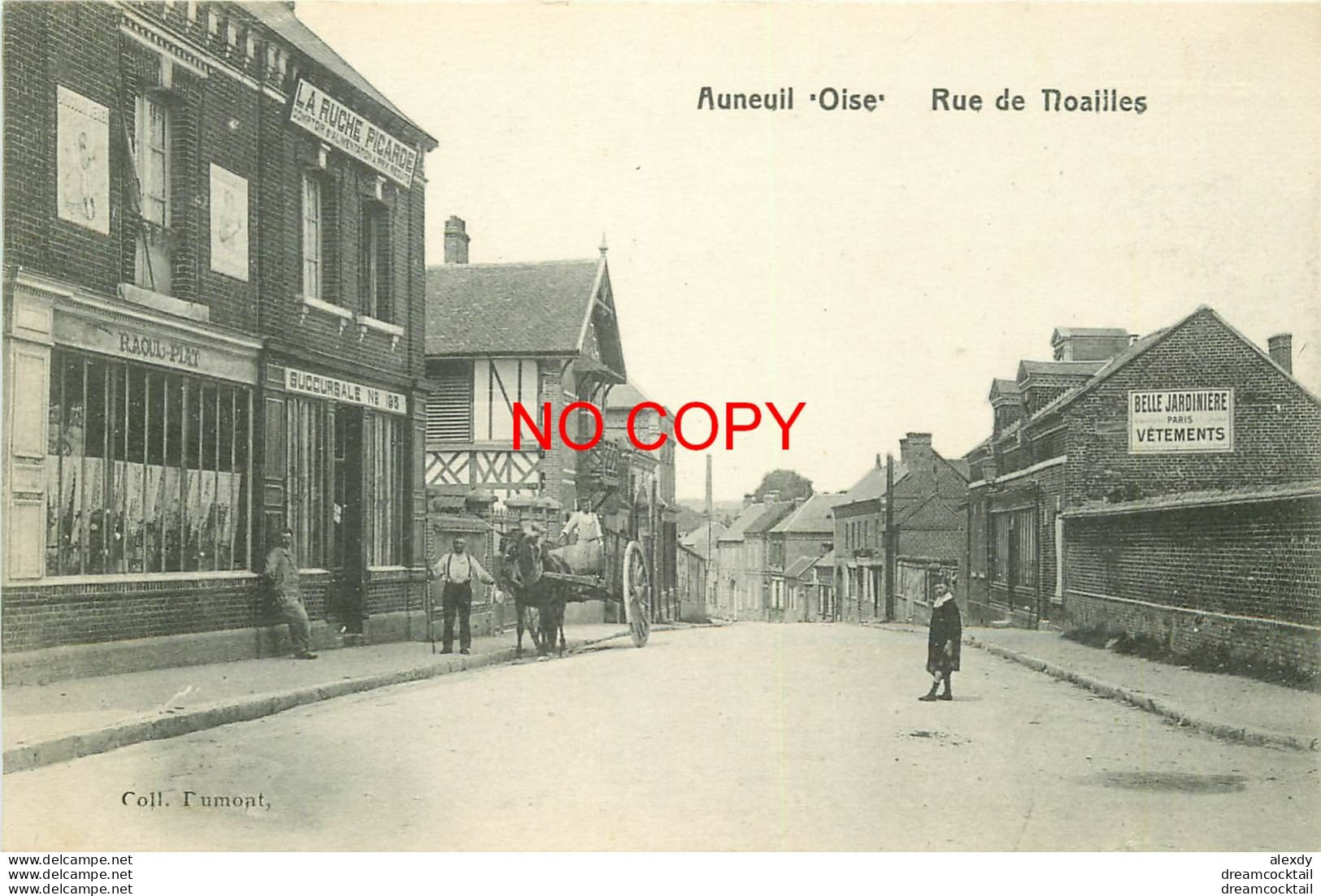 60 AUNEUIL. Attelage Devant La Ruche Picarde Rue De Noailles - Auneuil