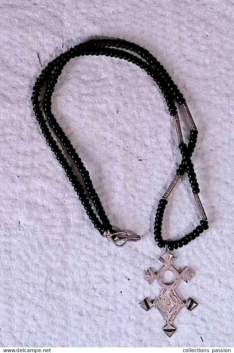 Collier, Médaille Du Sud, D'Agadez Argent, 2 Scans - Necklaces/Chains