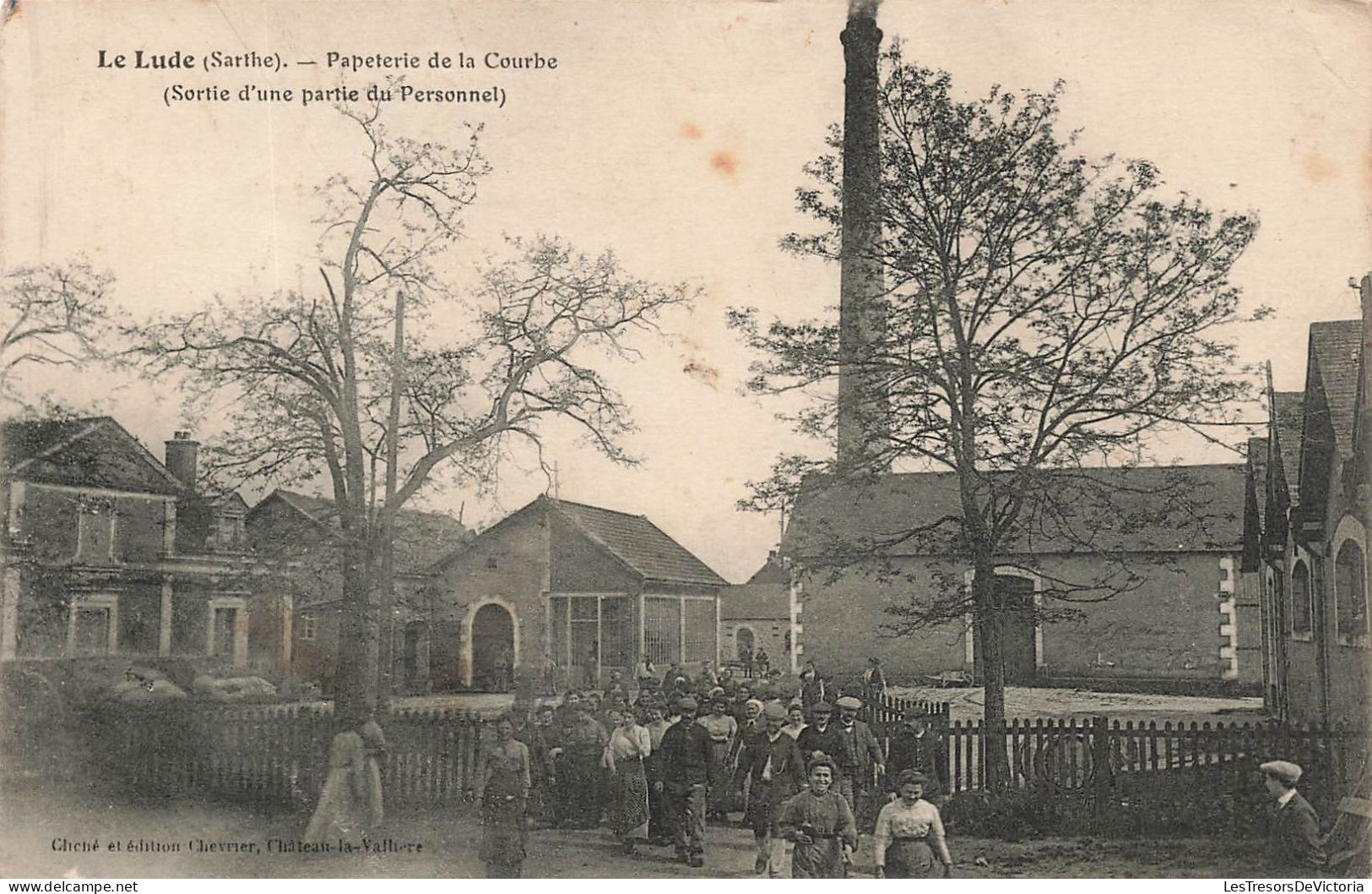 FRANCE - Le Lude - Papeterie De La Courbe - Sortie D'une Partie Du Personnel - Animé - Carte Postale Ancienne - Autres & Non Classés