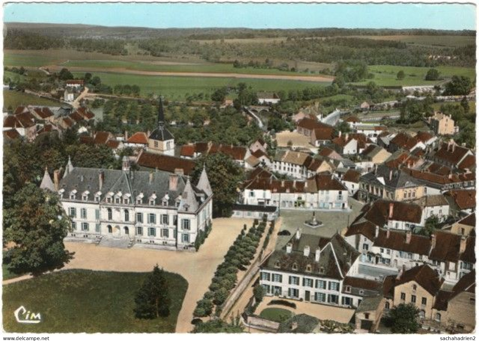 52. Gf. ARC-EN-BARROIS. Le Château Et La Place Moreau. Vue Aérienne. 279-33 - Arc En Barrois