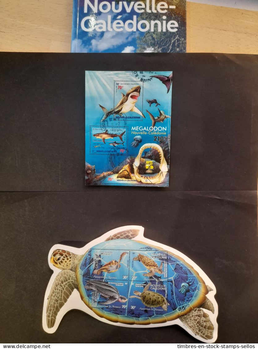 NOUVELLE CALEDONIE  2 X BLOCS FEUILLETS Tortue,Requins ( 1 Oblitéré & 1 Neuf)   新喀里多尼亚 2 X 片材积木 海龟、鲨鱼  2 SHEETS - Mezclas (max 999 Sellos)