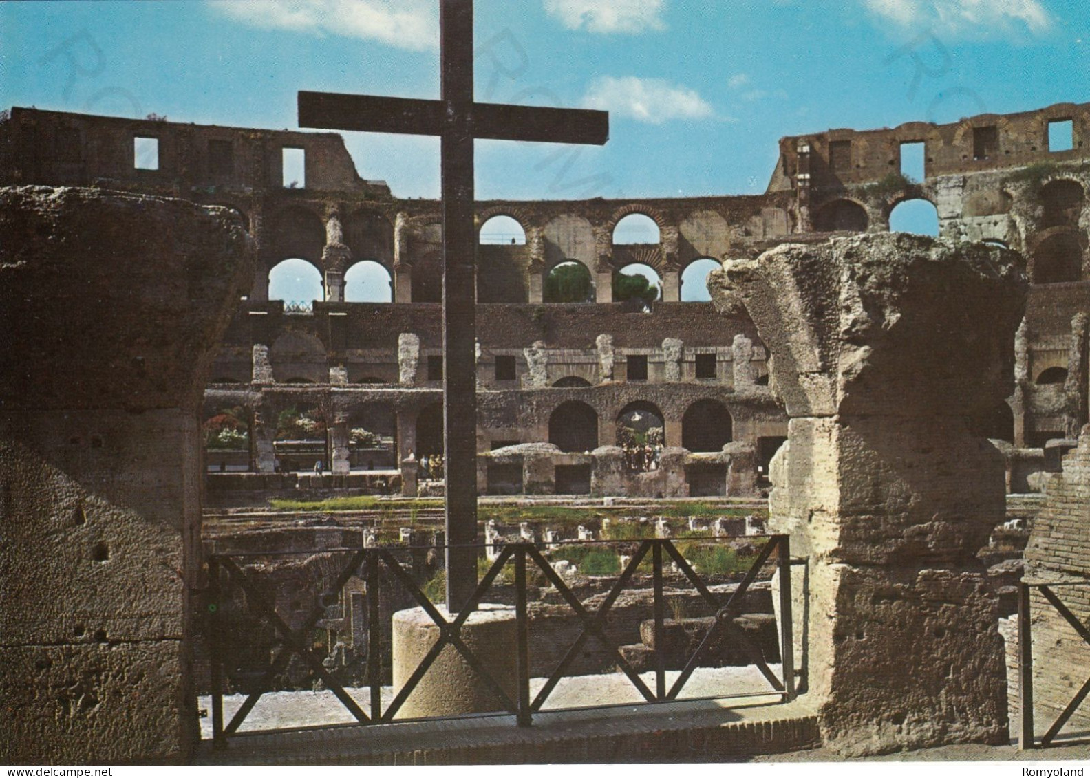 CARTOLINA  ROMA,LAZIO-COLOSSEO INGRESSO DELLE VESTALI-STORIA,CULTURA,RELIGIONE,MEMORIA,BELLA ITALIA,NON VIAGGIATA - Kolosseum