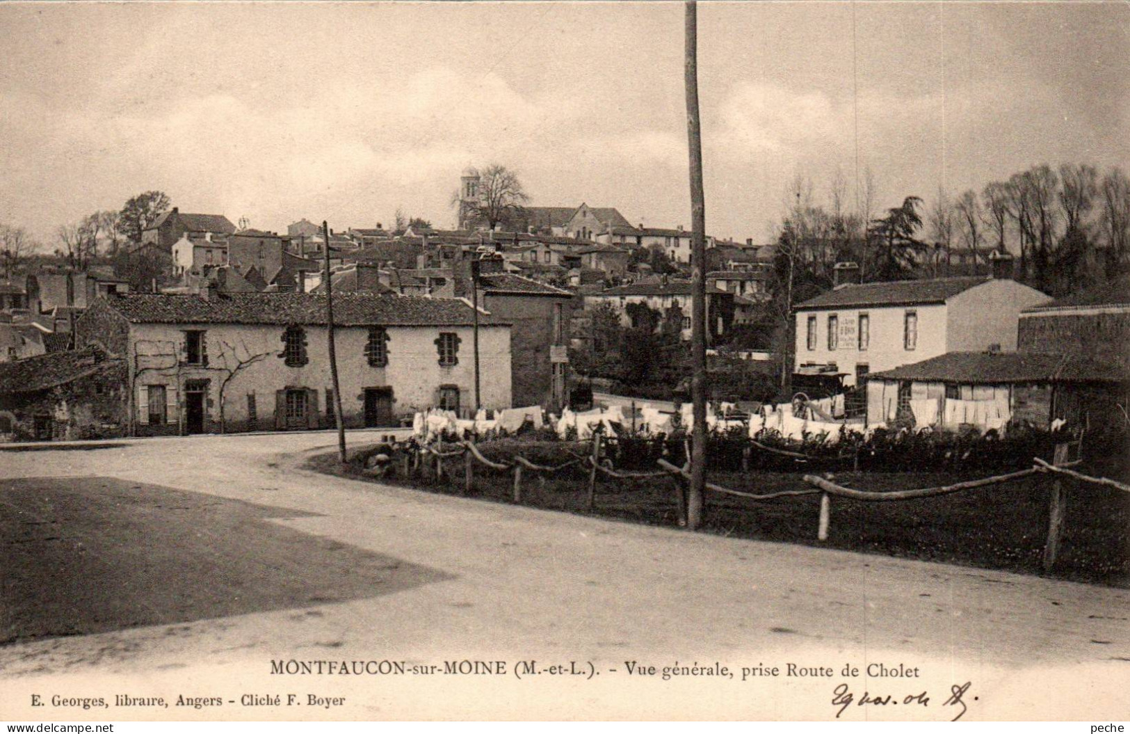 N°119534 -cpa Montfaucon Sur Moine -vue Générale Prise Route De Cholet- - Montfaucon