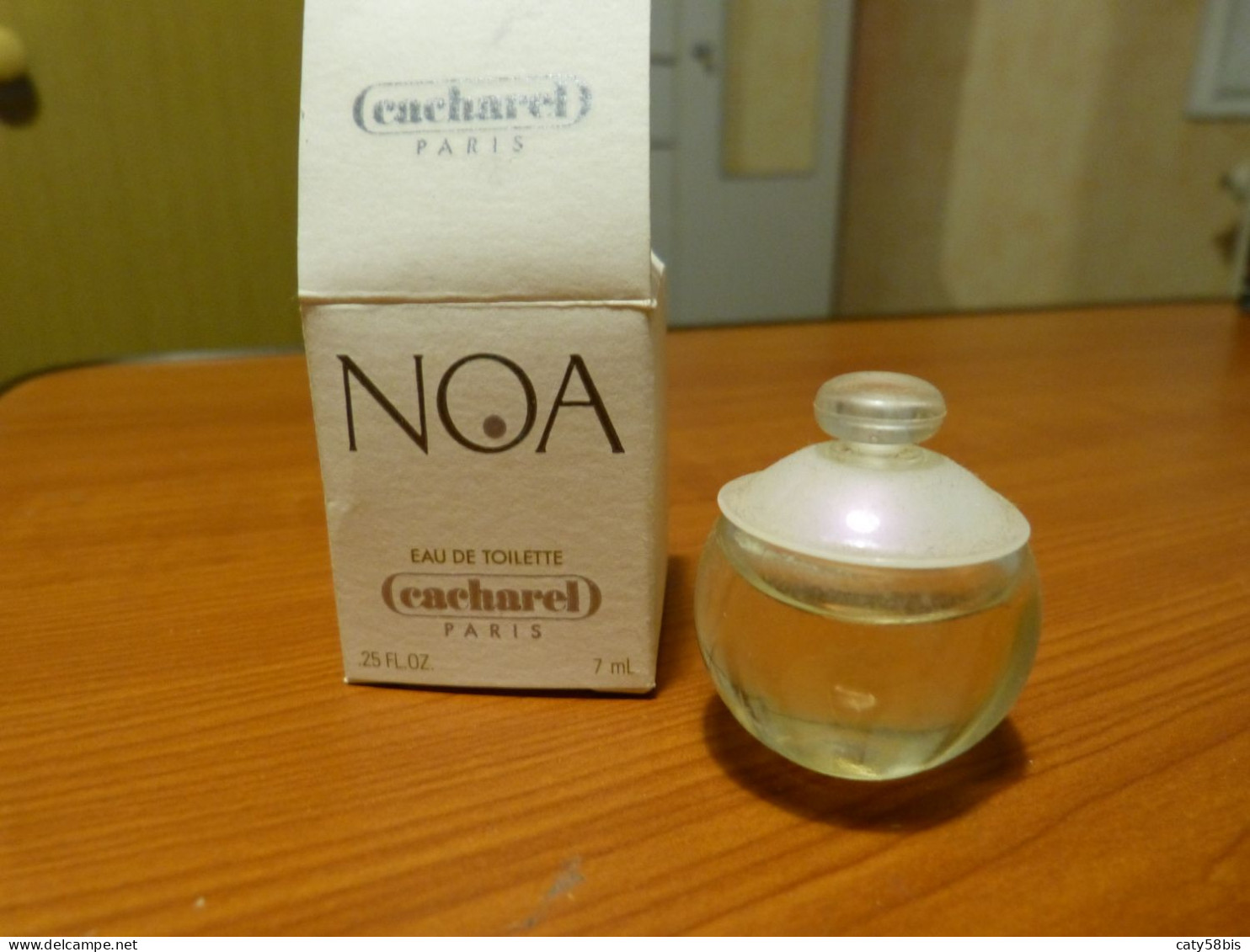 Miniature Parfum Avec Boite Cacharel - Miniaturas Mujer (en Caja)