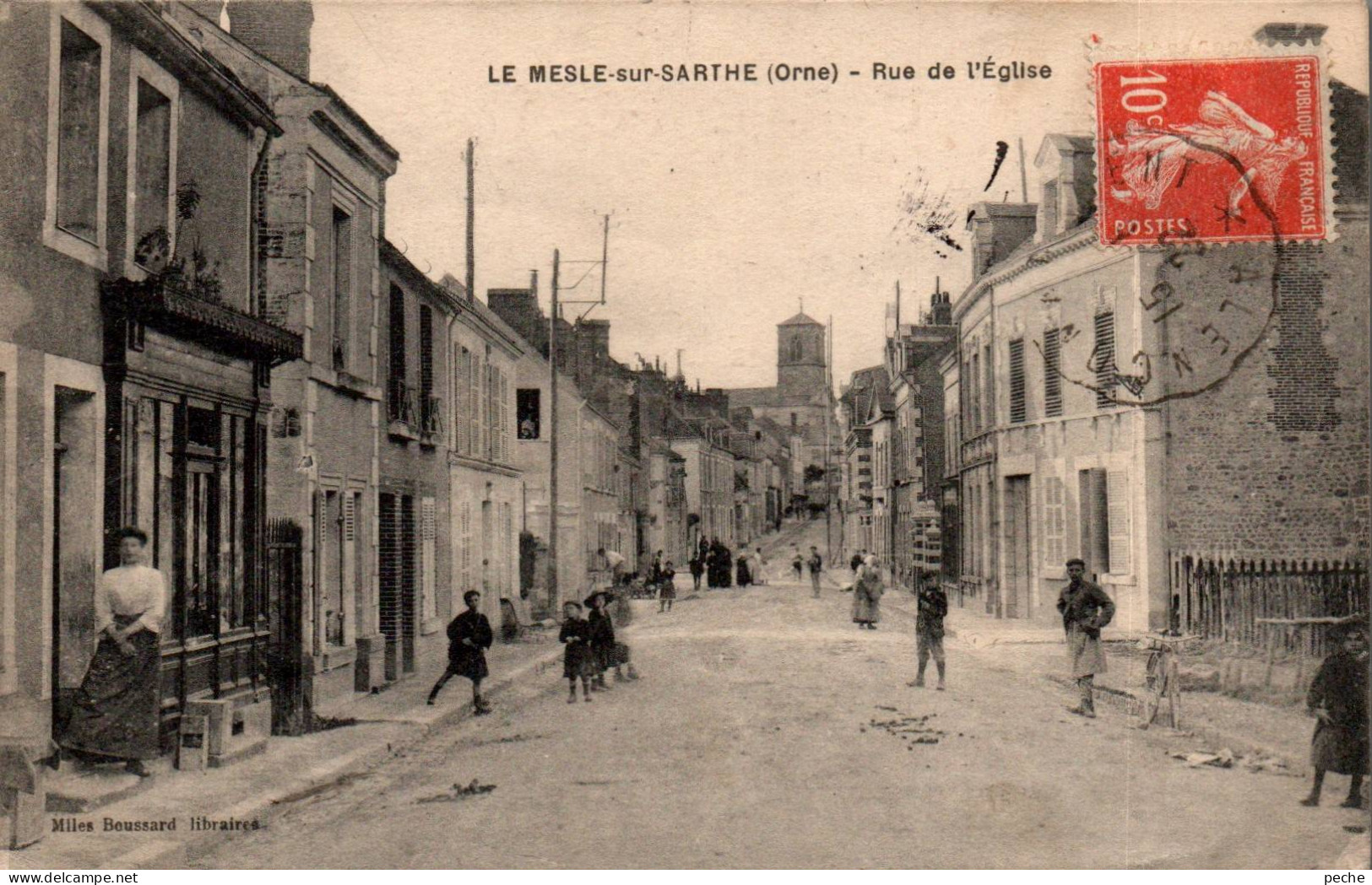 N°119549 -cpa Le Mesle Sur Sarthe - Rue De L'église- - Le Mêle-sur-Sarthe