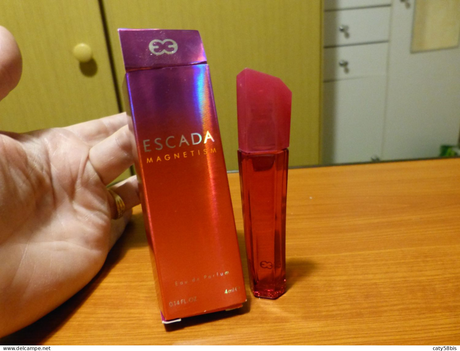 Miniature Parfum Avec Boite Escada - Miniatures Womens' Fragrances (in Box)