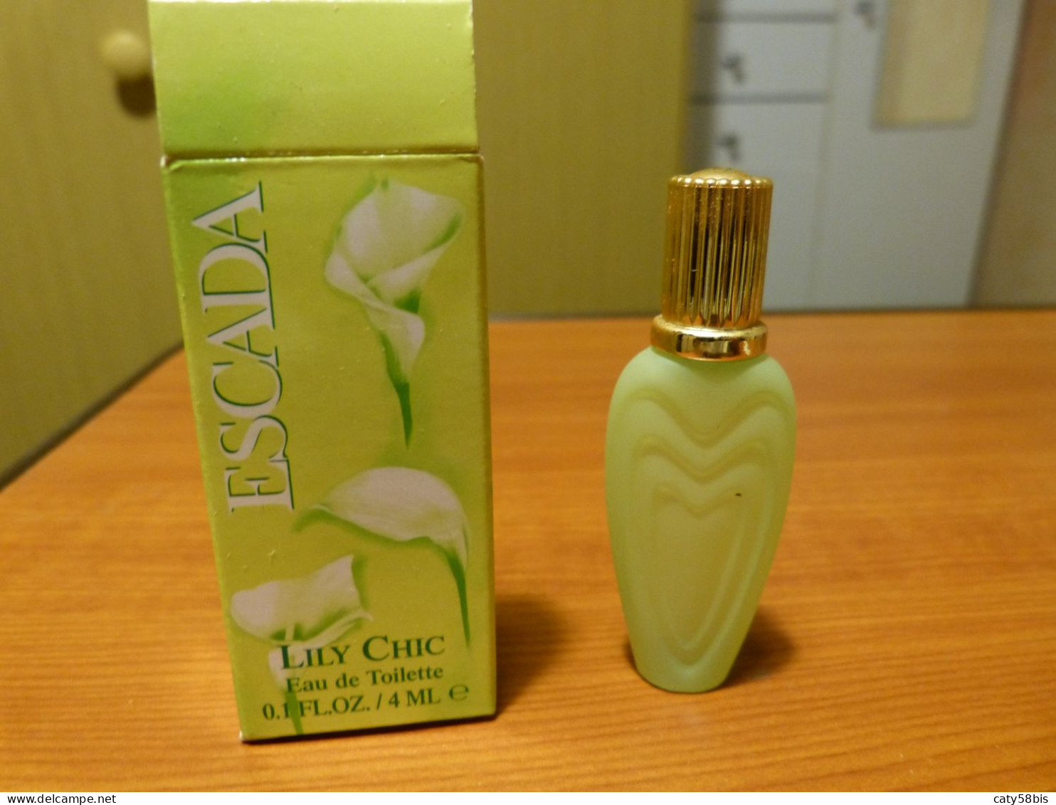 Miniature Parfum Avec Boite Escada - Miniatures Femmes (avec Boite)