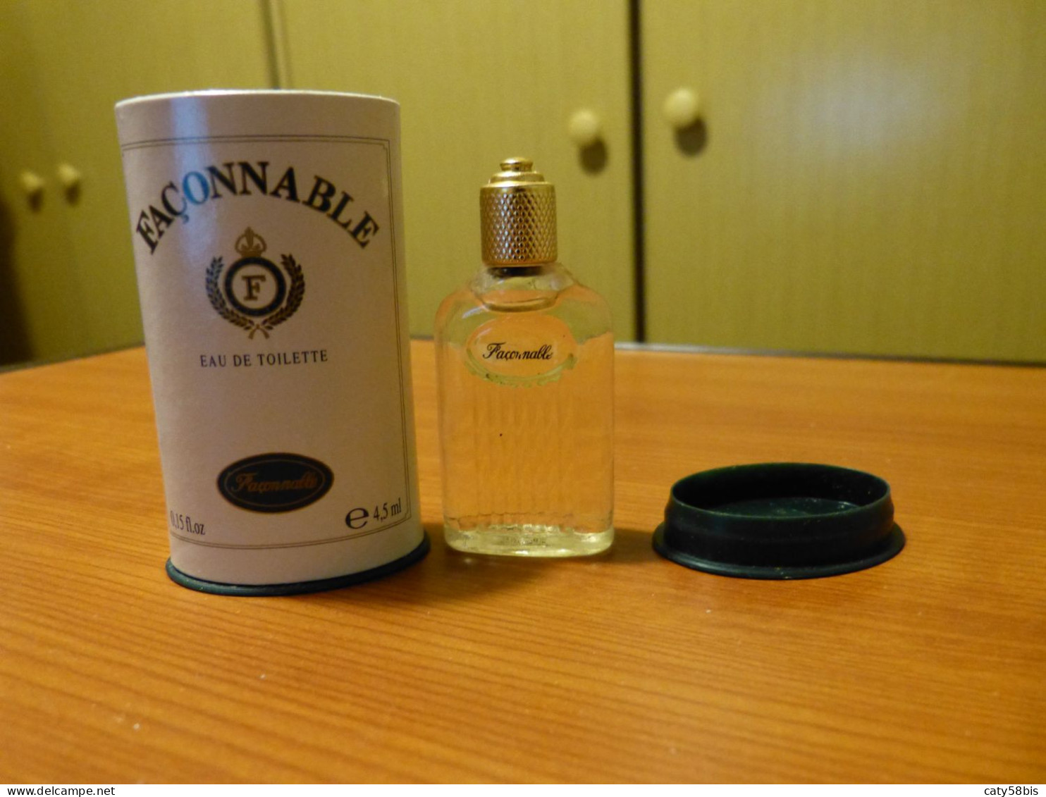 Miniature Parfum Avec Boite Faconnable - Non Classés