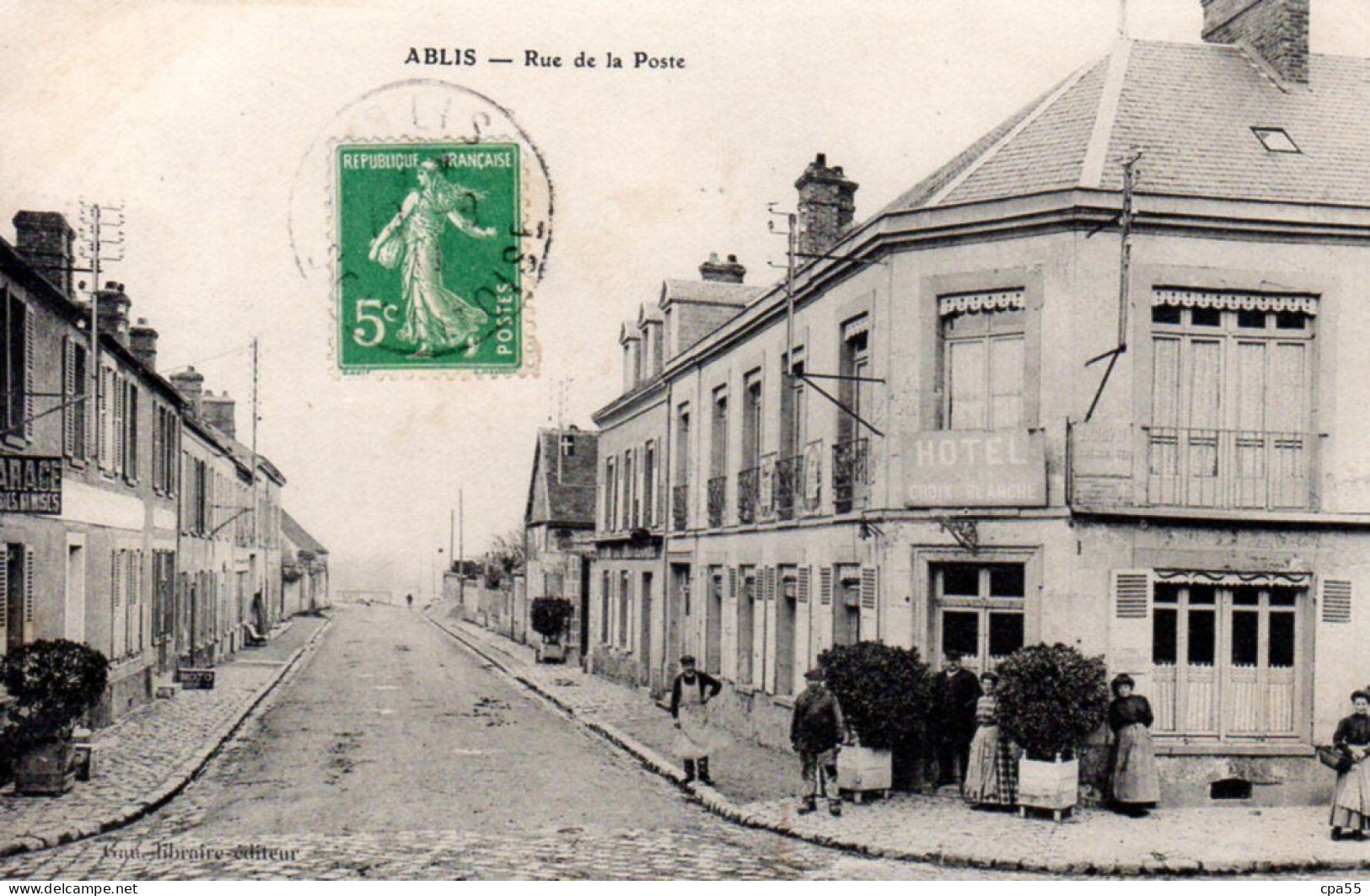 ABLIS  -  Rue De La Poste  -  Animation Devant L'Hôtel - Ablis