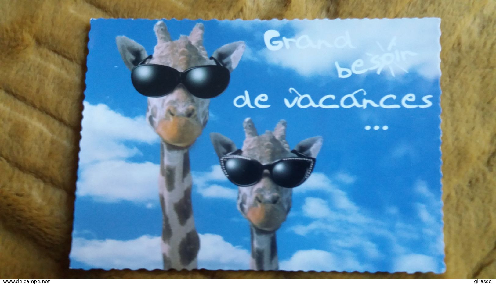 CPM GIRAFE GIRAFES LUNETTES DE SOLEIL GRAND BESOIN DE VACANCES FANTASIA ED MILABERTO A 308 - Jirafas