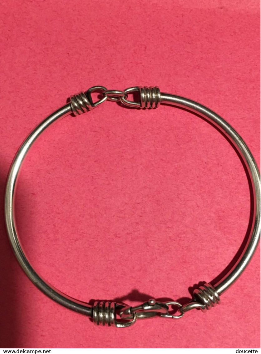 BRACELET  EN ARGENT MASSIF - Armbänder