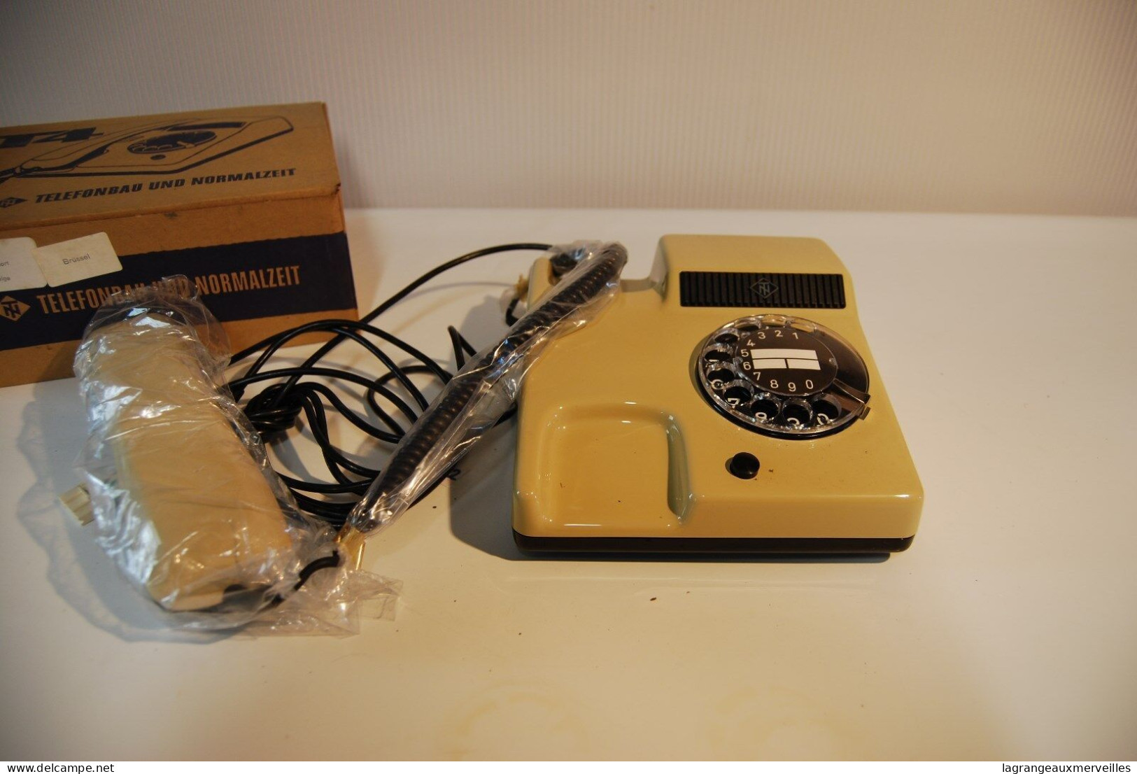 C132 Vintage Retro Phone Administration Telefonbau Und Normalizeit Germany - Telefonía