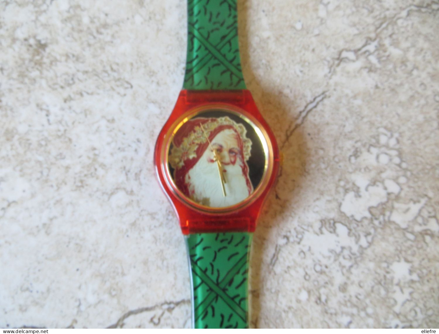 Montre Contemporaine Fantaisie Fond Du Cadran Santa Claus Père Noel Bracelet Plastique Vert Moucheté - Horloge: Modern