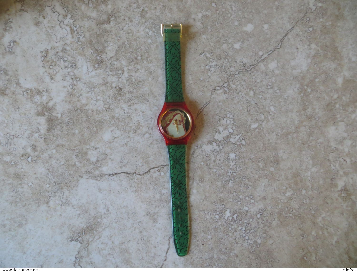 Montre Contemporaine Fantaisie Fond Du Cadran Santa Claus Père Noel Bracelet Plastique Vert Moucheté - Watches: Modern