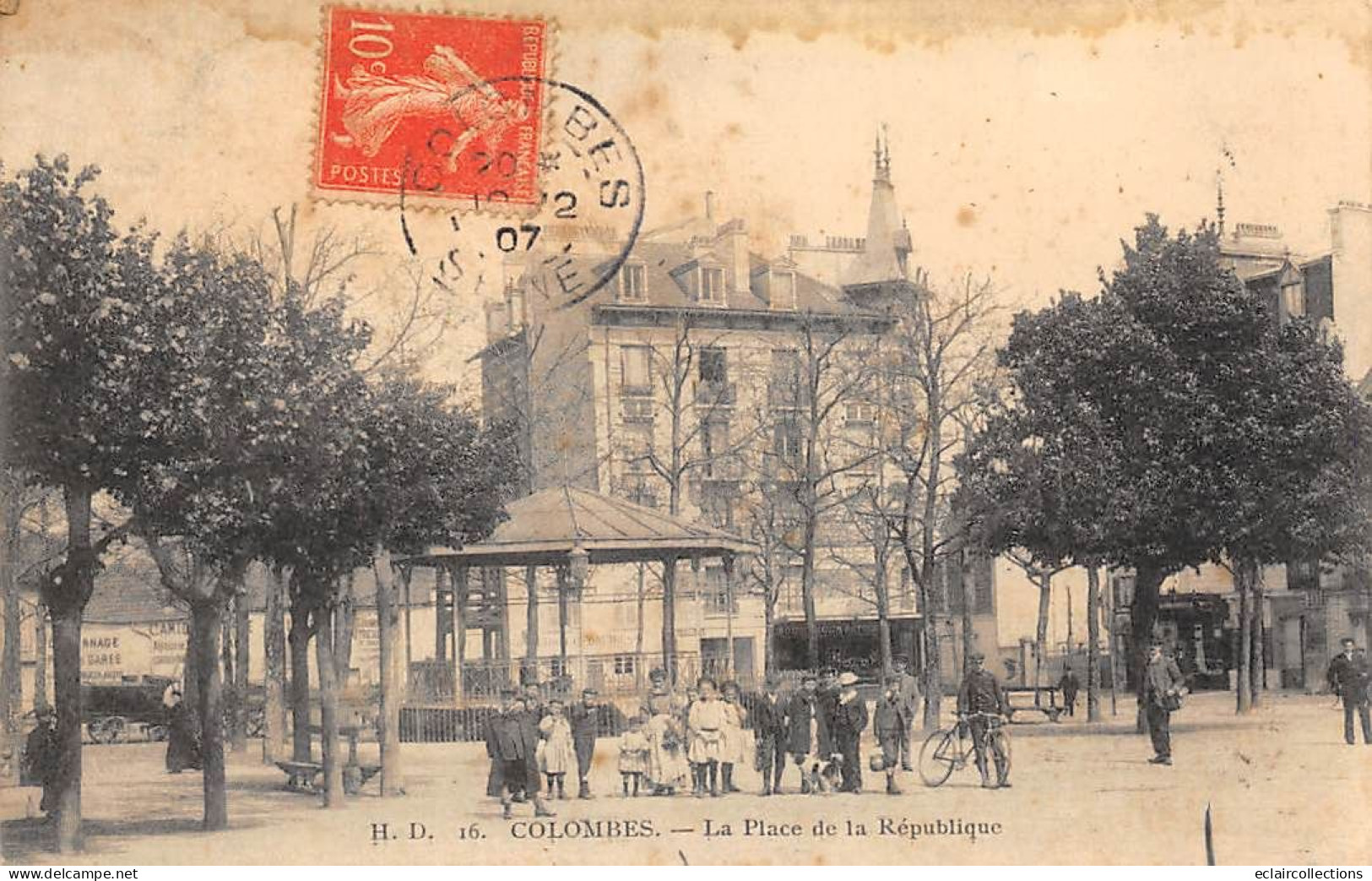 Colombes      92       Place De La République Et Kiosque à Musique      (voir Scan) - Colombes