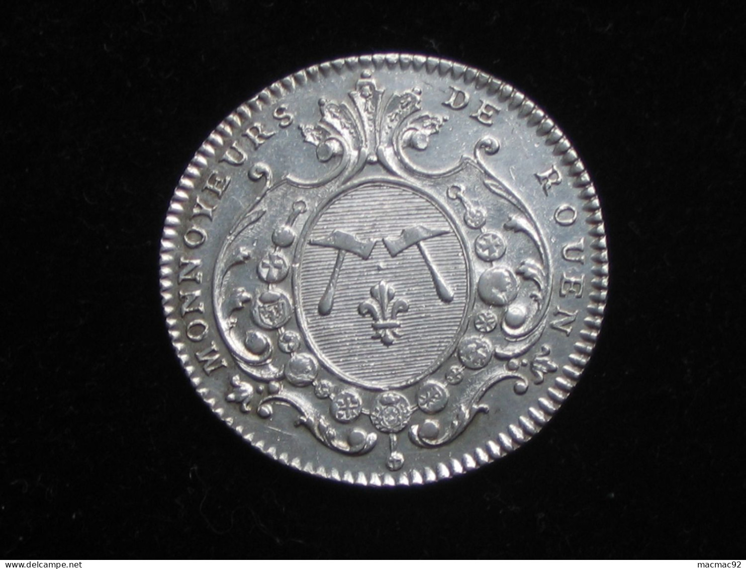 Magnifique Jeton Royal  De LOUIS XV, En Argent - MONNOYEUR DE ROUEN **** EN ACHAT IMMEDIAT **** - Royaux / De Noblesse