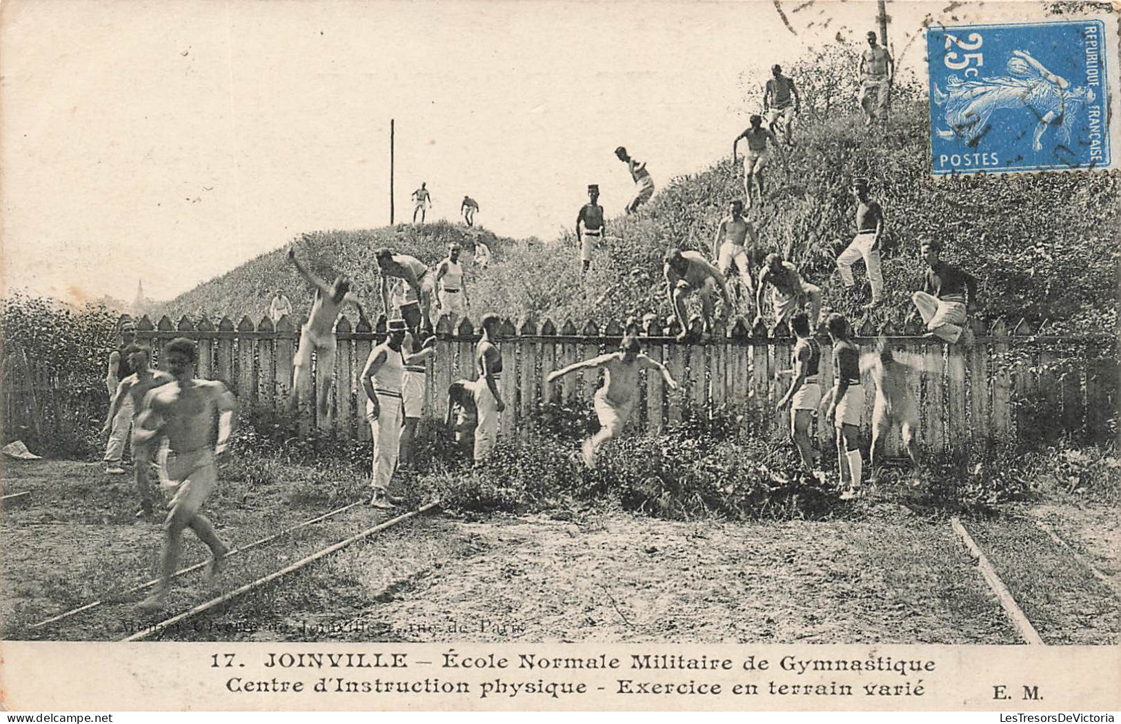 MILITARIA - Joinville - École Normale Militaire De Gymnastique - Exercice En Terrain Varié - Carte Postale Ancienne - Autres & Non Classés