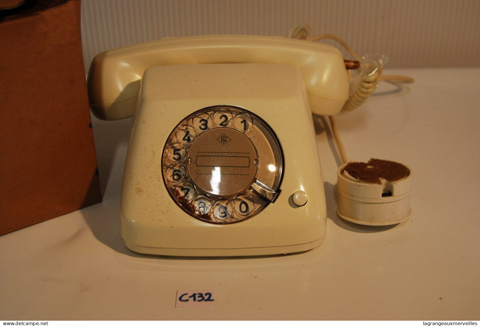 C132 Vintage Retro Phone FEUER NOTRUF Germany BLANC Avec écouteur - Telefonia