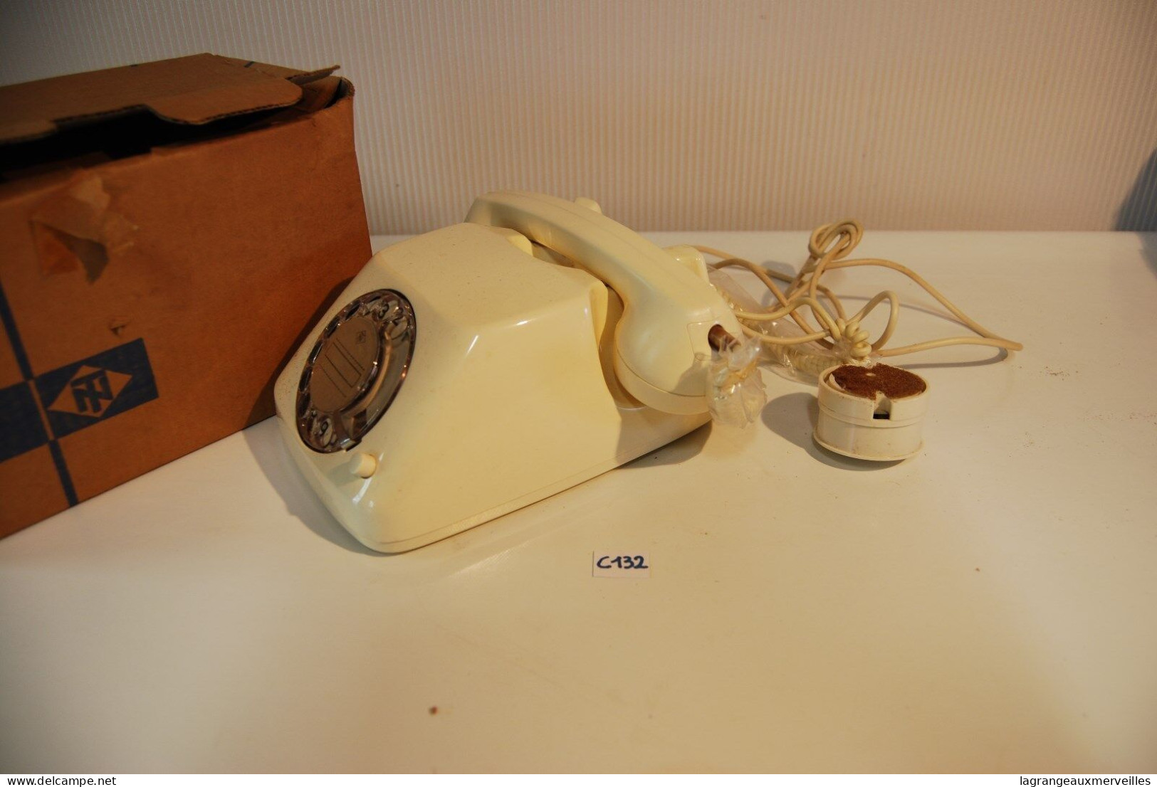 C132 Vintage Retro Phone FEUER NOTRUF Germany BLANC Avec écouteur - Telefonía