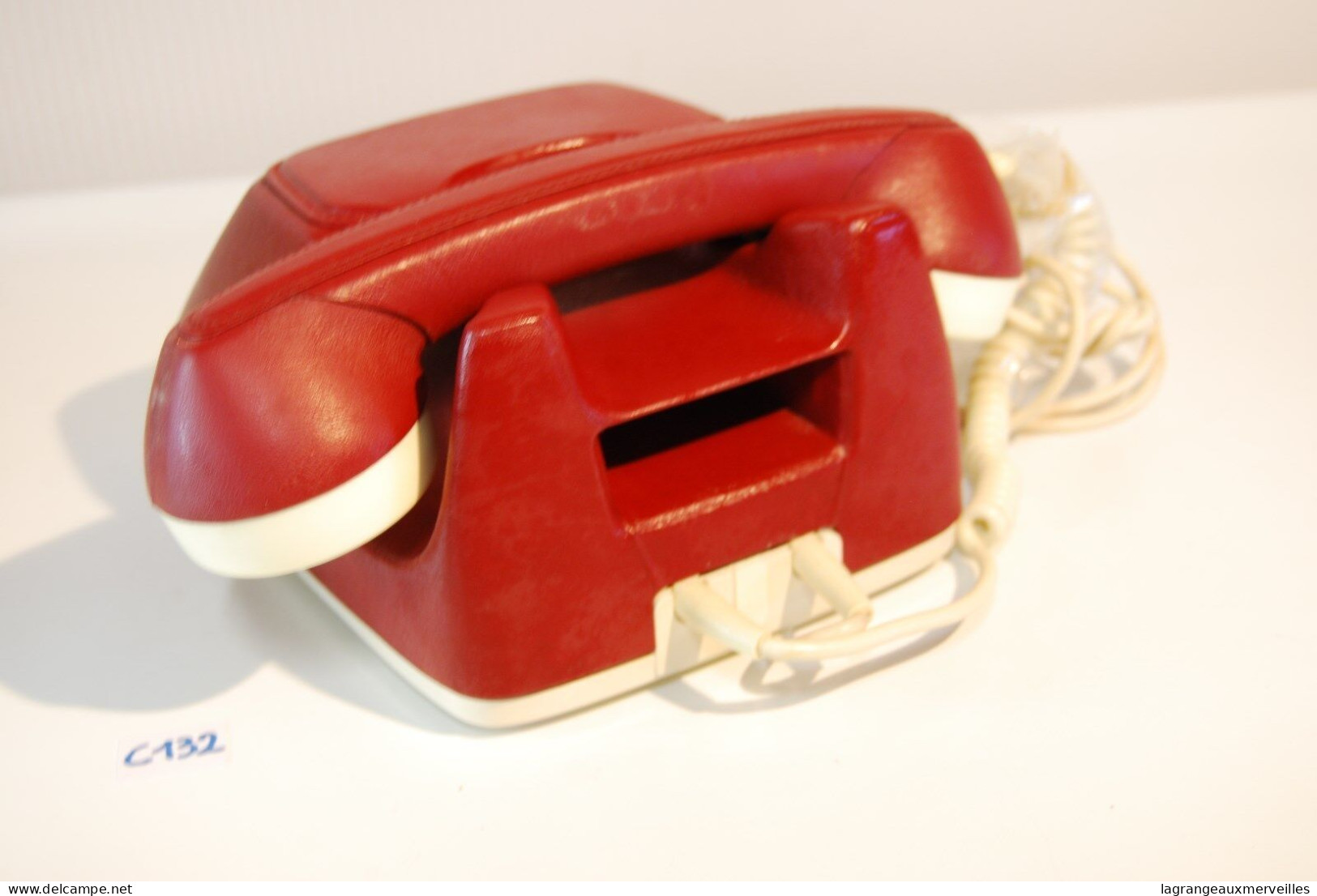 C132 Vintage Retro Phone FEUER NOTRUF Germany LUXE EN CUIR Leather ROUGE GRENAT - Telefonía