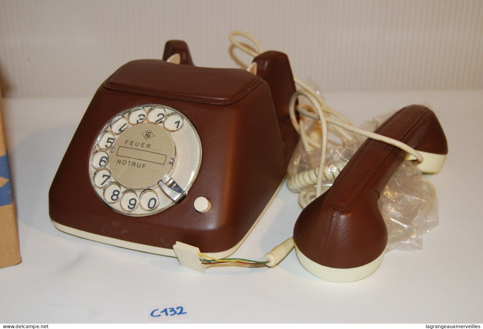 C132 Vintage Retro Phone FEUER NOTRUF Germany LUXE EN CUIR Leather BRUN 3 - Telephony