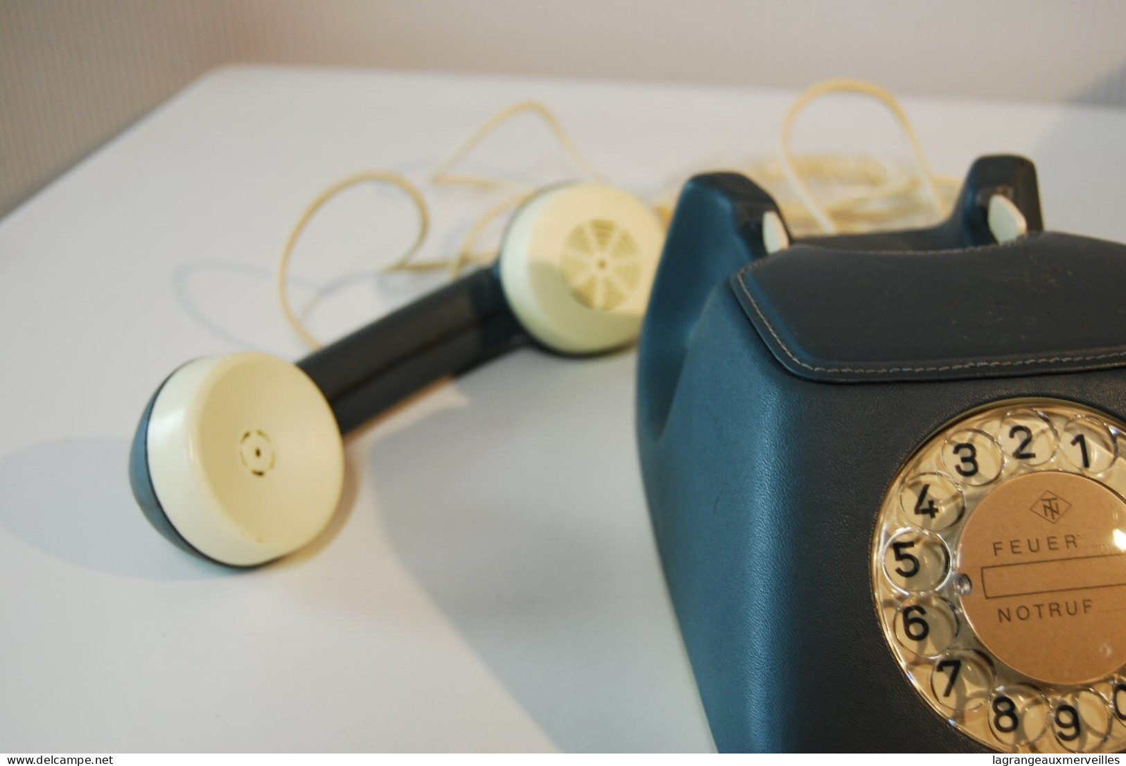 C132 Vintage Retro Phone FEUER NOTRUF Germany LUXE EN CUIR Leather GRIS BLEU - Telefontechnik