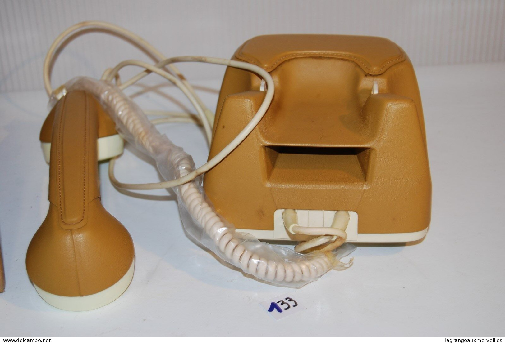 C132 Vintage Retro Phone FEUER NOTRUF Germany LUXE EN CUIR Leather Jaune 2 - Telefonia