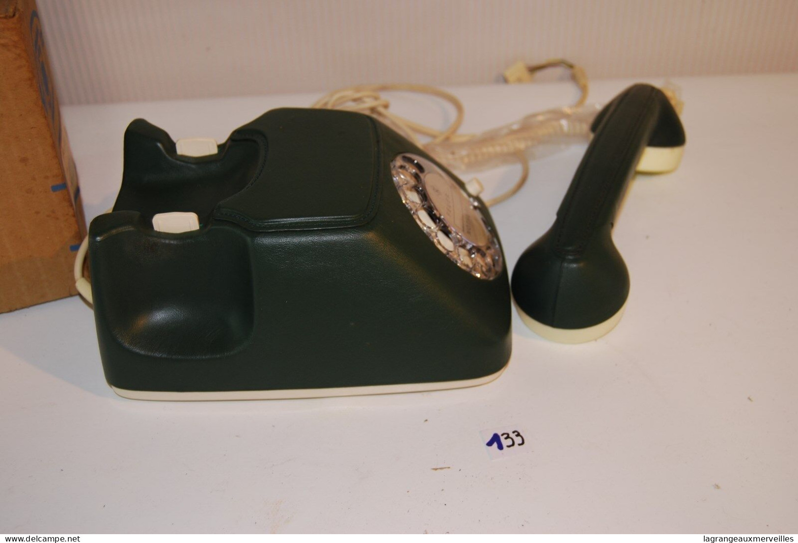 C132 Vintage Retro Phone FEUER NOTRUF Germany LUXE EN CUIR Leather Vert - Telefonía