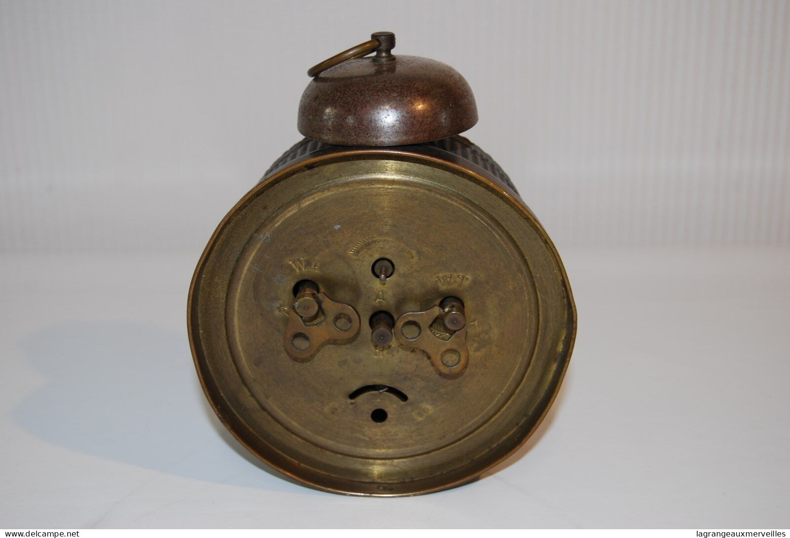 C134 Très Ancien Réveil Mécanique En Métal Début 1900 - Alarm Clocks