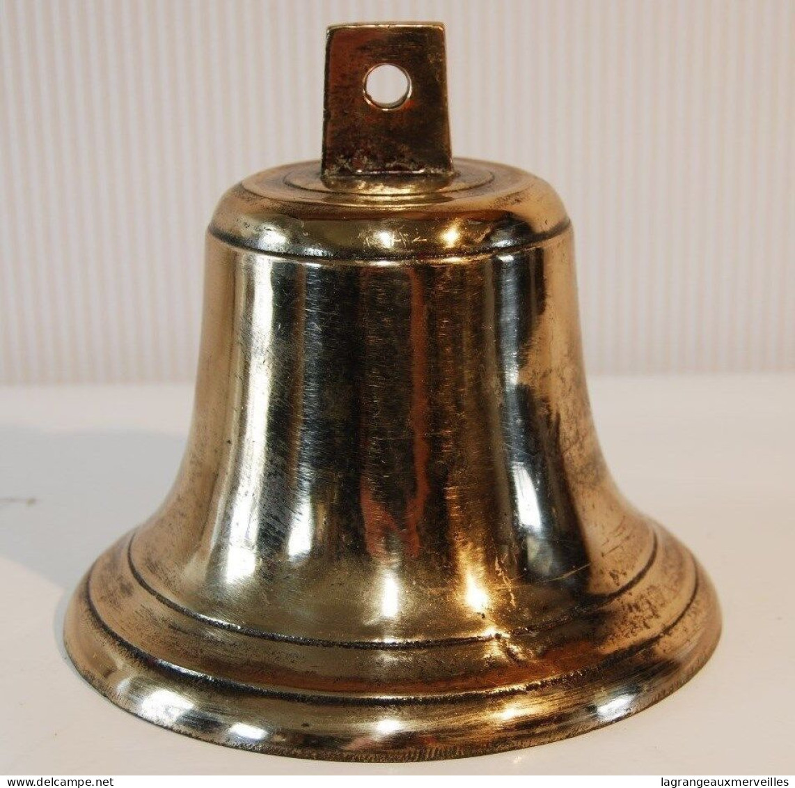 C134 Authentique Cloche - Bronze - Cérémonie - H 14 Cm - Old Bronze Bell - Très Lourde - Cloches