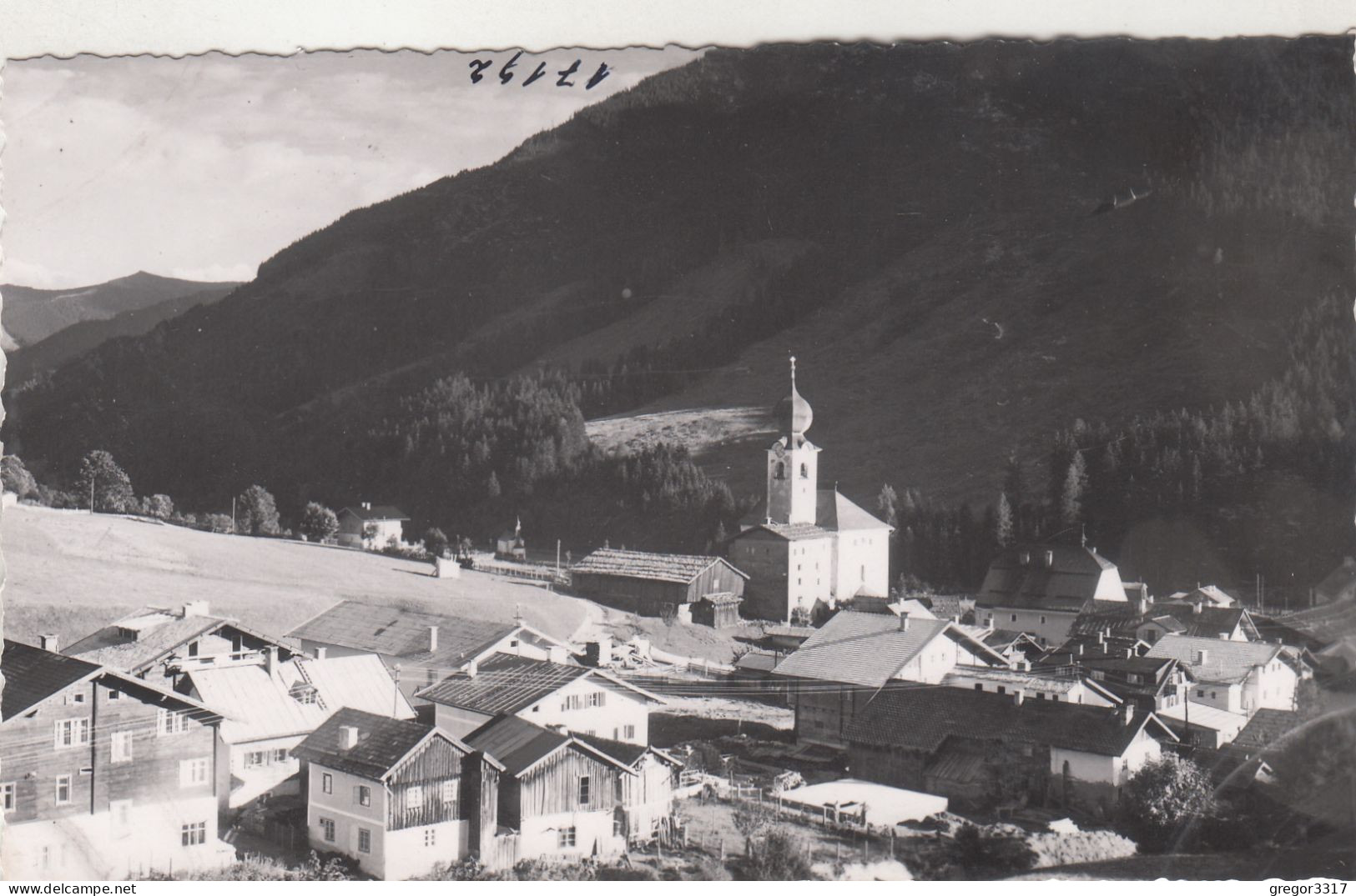 D9826) SAALBACH - Schöne Alte S/W FOTO AK -  HAUS DETAILS Im Vordergrund Mit Blick Auf Kirche ALT ! - Saalbach