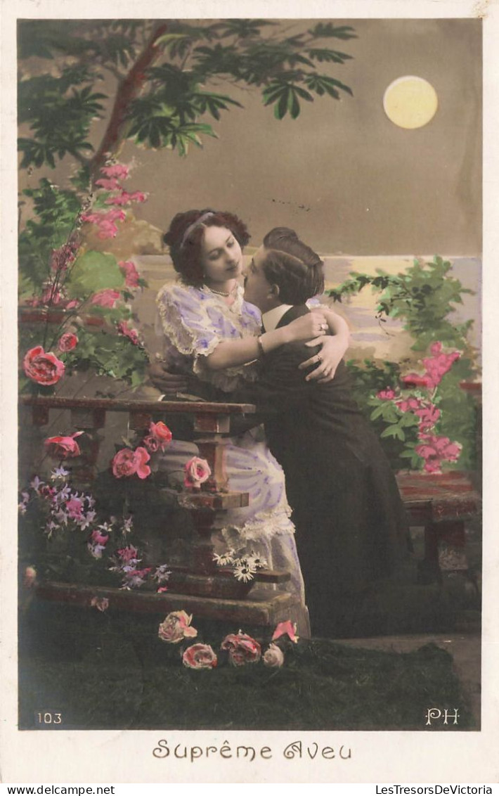 COUPLE - Suprême Voeux  - Couple S'embrassant - Homme Agenouillé - Carte Postale Ancienne - Parejas