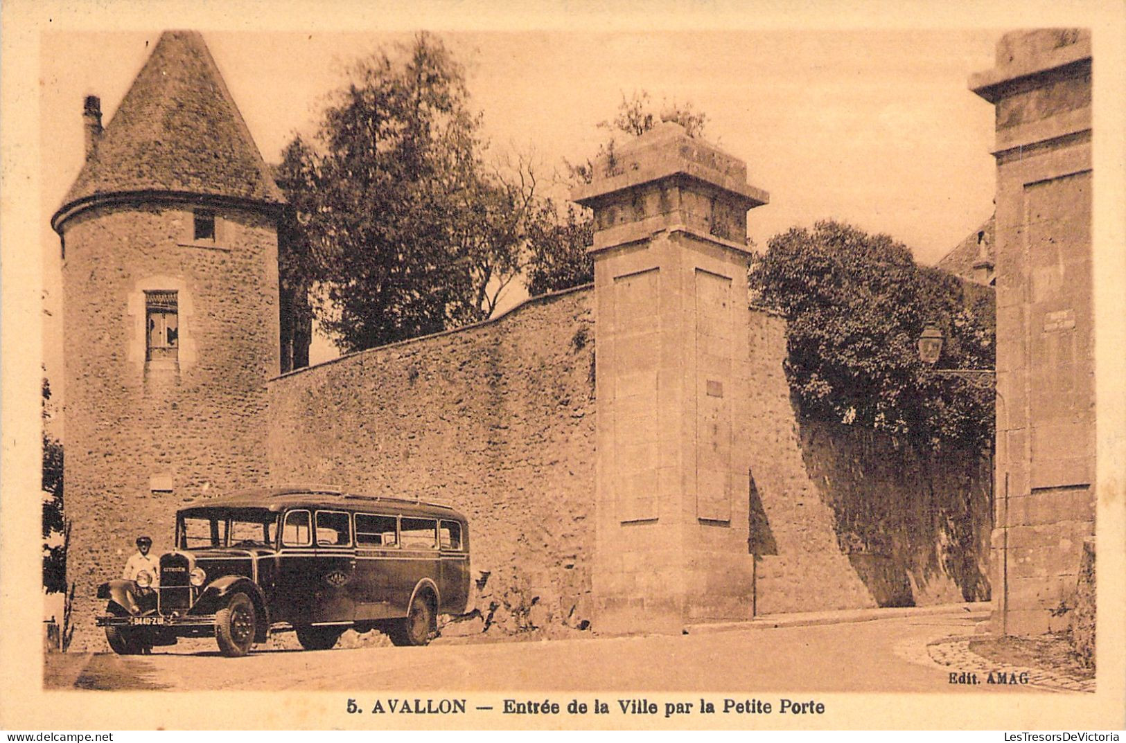 FRANCE - Avallon - Entrée De La Ville  - Autobus Avallonnais - Chaumard Concessionnaire - Carte Postale Ancienne - Avallon