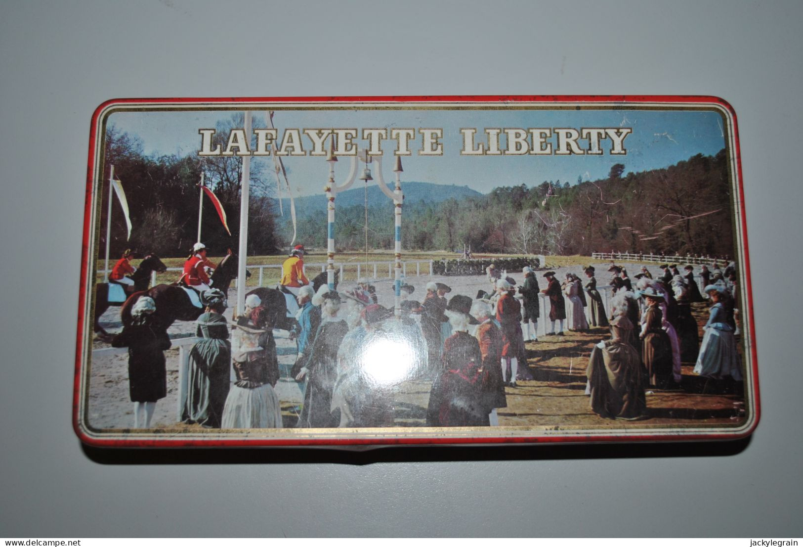 Boite Cigares Lafayette Liberty Etat Moyen Vente En Belgique/France Uniquement Envoi Mondial Relay 5/6 € - Empty Tobacco Boxes