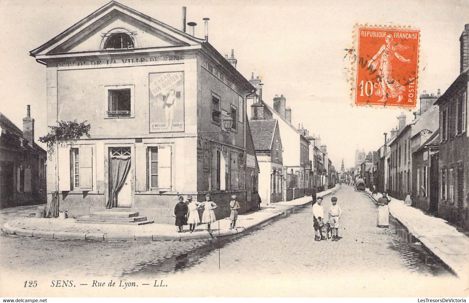 CPA France - Sens - Rue De Lyon - Route - Chien - Animée - Octroi De La Ville De Sens - Oblitérée 11 Août 1916 - Sens