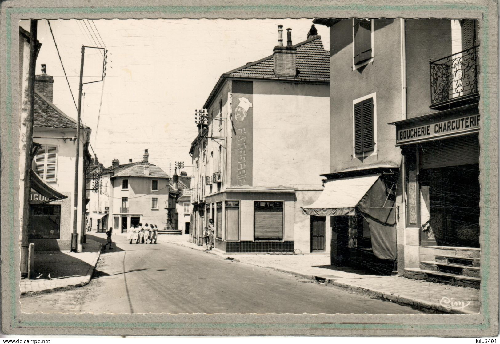 CPSM Dentelée (70) JUSSEY - Aspect De La Rue Gambetta à La Hauteur De La Boucherie En 1950 - Jussey