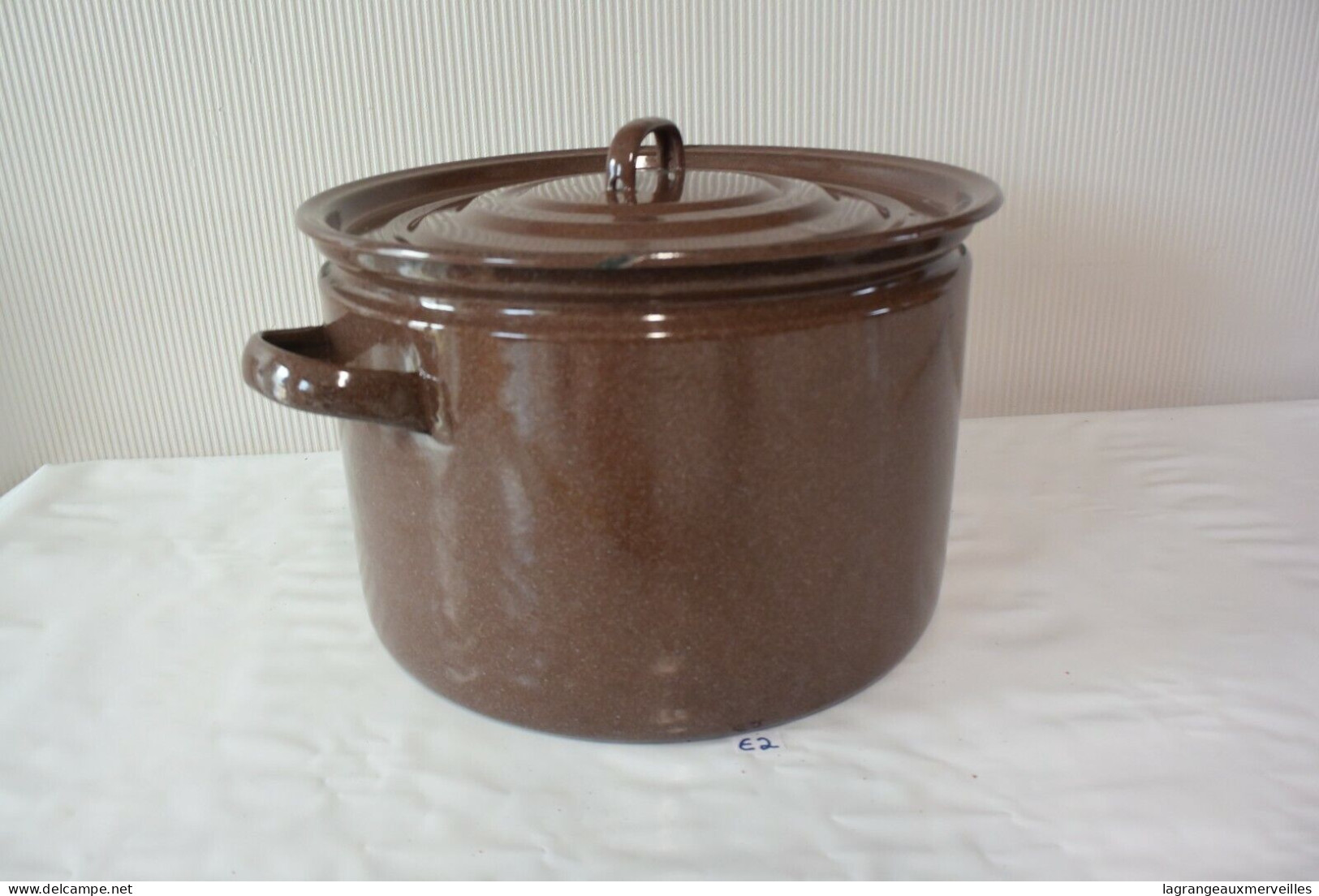 E2 Grosse Casserole En Métal - Bon état - Pots