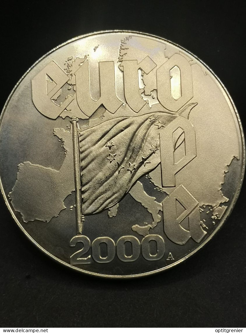 MEDAILLE 40 Mm 5 DOLLARS LIBERIA 2000 EUROPE - Liberia