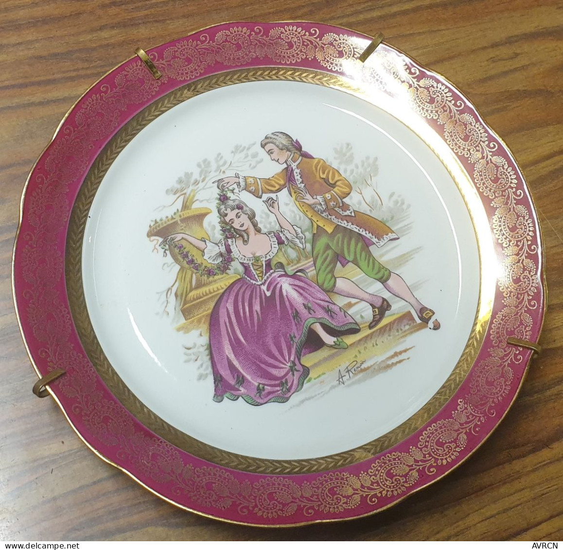 ASSIETTE DECORATIVE A SUSPENDRE - Plates